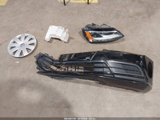3VW267AJ8GM289415 Volkswagen Jetta 1.4t S