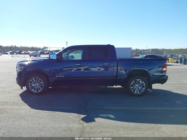 44371171 :رقم المزاد ، 1C6SRFJT8NN184678 vin ، 2022 Ram 1500 Laramie  4x4 5'7 Box مزاد بيع