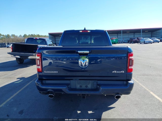 44371171 :رقم المزاد ، 1C6SRFJT8NN184678 vin ، 2022 Ram 1500 Laramie  4x4 5'7 Box مزاد بيع