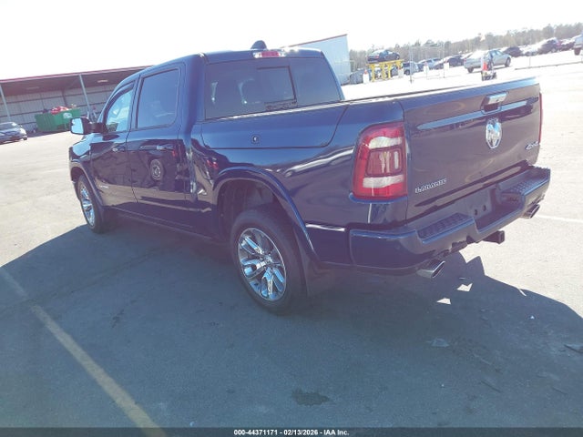 44371171 :رقم المزاد ، 1C6SRFJT8NN184678 vin ، 2022 Ram 1500 Laramie  4x4 5'7 Box مزاد بيع