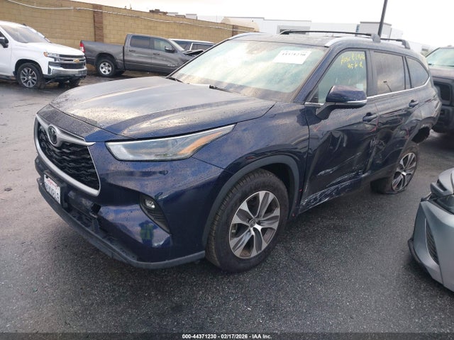 Toyota Highlander Xle 2023 5TDKDRAH6PS504565 Image 2