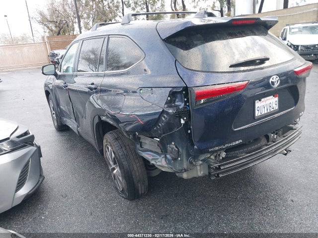 Toyota Highlander Xle 2023 5TDKDRAH6PS504565 Image 3