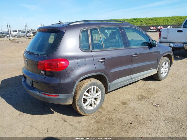 2016 VOLKSWAGEN TIGUAN WVGBV7AX9GW527696 Photo 3