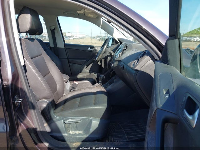 2016 VOLKSWAGEN TIGUAN WVGBV7AX9GW527696 Photo 4