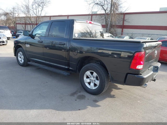 2017 RAM 1500 3C6RR6KT1HG598900 Photo 2