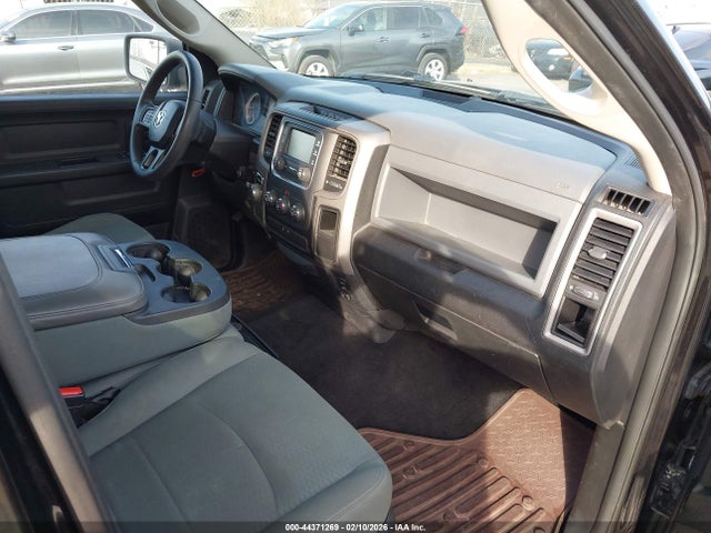 2017 RAM 1500 3C6RR6KT1HG598900 Photo 4