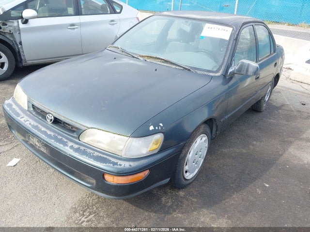 44371281 :رقم المزاد ، 1NXBA02E6VZ641860 vin ، 1997 Toyota Corolla Ce مزاد بيع