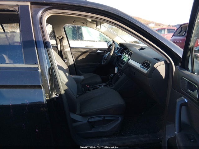 44371298 :رقم المزاد ، 3VV0B7AX5JM106944 vin ، 2018 Volkswagen Tiguan 2.0t S مزاد بيع