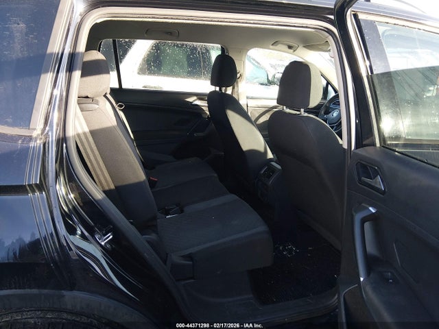 44371298 :رقم المزاد ، 3VV0B7AX5JM106944 vin ، 2018 Volkswagen Tiguan 2.0t S مزاد بيع