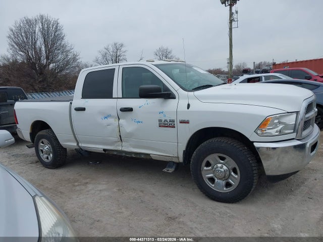 Продажа на аукционе авто 2016 Ram 2500 Tradesman, vin: 3C6UR4CJ0GG340636, номер лота: 44371313