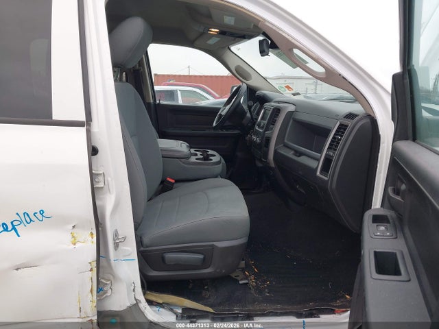 Продажа на аукционе авто 2016 Ram 2500 Tradesman, vin: 3C6UR4CJ0GG340636, номер лота: 44371313