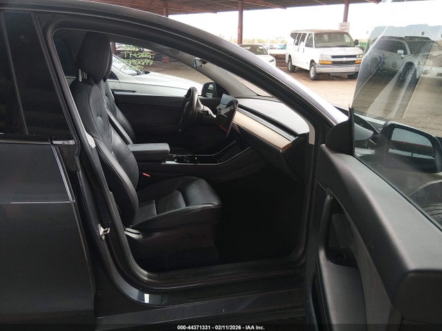 5YJYGDEF9LF005044 Tesla Model Y