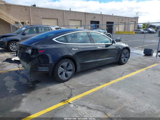 2018 TESLA MODEL 3 5YJ3E1EA9JF151671 Photo 3