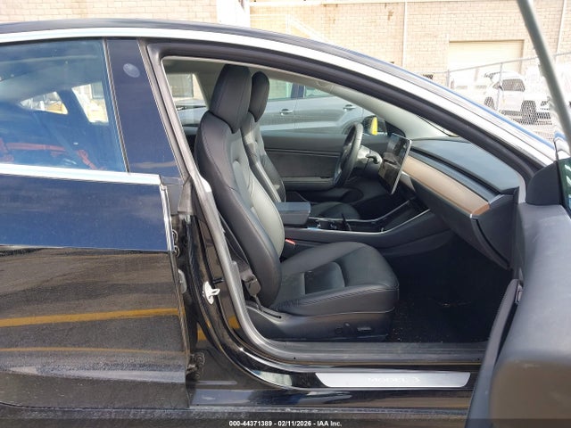 2018 TESLA MODEL 3 5YJ3E1EA9JF151671 Photo 4