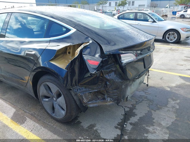 2018 TESLA MODEL 3 5YJ3E1EA9JF151671 Photo 5