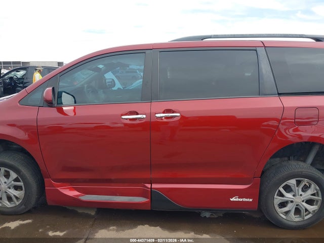 Toyota Sienna Se 8 Passenger 2014 5TDXK3DCXES508740 Image 15