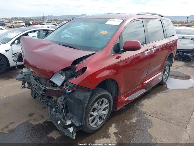 Toyota Sienna Se 8 Passenger 2014 5TDXK3DCXES508740 Image 2
