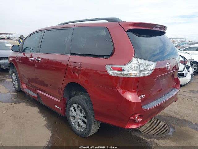 Toyota Sienna Se 8 Passenger 2014 5TDXK3DCXES508740 Image 3