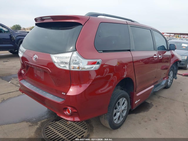Toyota Sienna Se 8 Passenger 2014 5TDXK3DCXES508740 Image 4