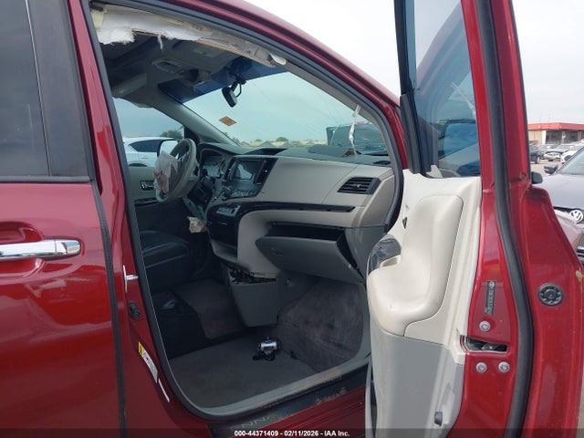 Toyota Sienna Se 8 Passenger 2014 5TDXK3DCXES508740 Image 5