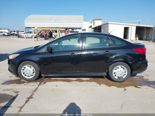 Ford FOCUS S 2015 1FADP3E26FL363439 Image 14