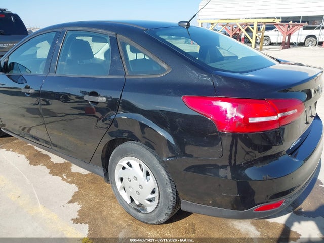 Ford FOCUS S 2015 1FADP3E26FL363439 Image 6