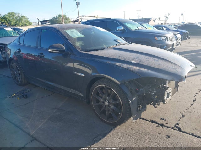 2015 JAGUAR XF SAJWA0F78F8U75886 Photo 0