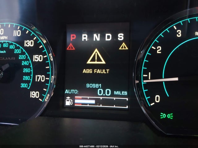 2015 JAGUAR XF SAJWA0F78F8U75886 Photo 6