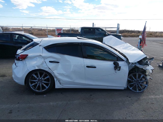 Продаж на аукціоні авто 2018 Mazda Mazda3 Touring, vin: 3MZBN1L31JM178100, номер лоту: 44371495