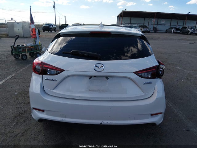 Продаж на аукціоні авто 2018 Mazda Mazda3 Touring, vin: 3MZBN1L31JM178100, номер лоту: 44371495