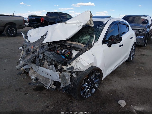 2018 MAZDA MAZDA3 3MZBN1L31JM178100 Photo 1
