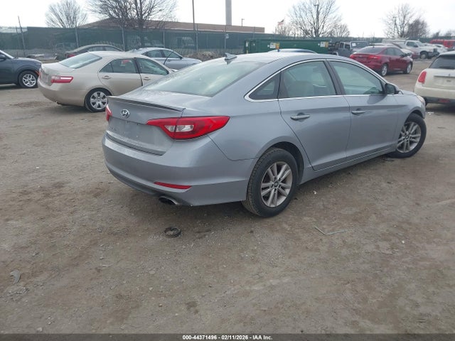 2017 HYUNDAI SONATA 5NPE24AF0HH520482 Photo 3