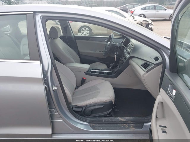 2017 HYUNDAI SONATA 5NPE24AF0HH520482 Photo 4