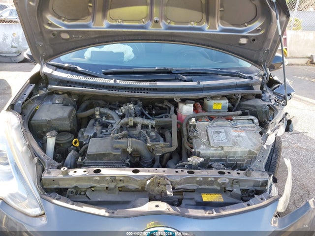 JTDKDTB37F1095035 Toyota Prius C One