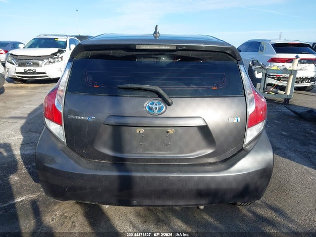 JTDKDTB37F1095035 Toyota Prius C One