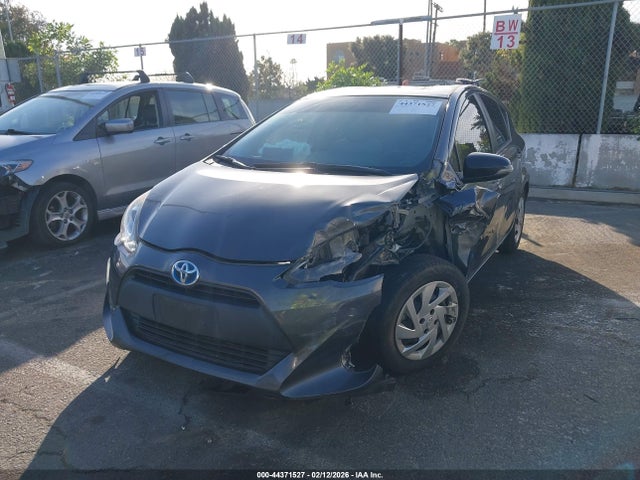 JTDKDTB37F1095035 Toyota Prius C One
