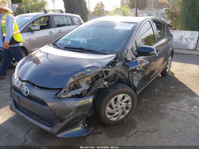 JTDKDTB37F1095035 Toyota Prius C One