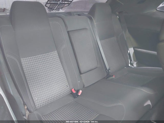 2C3CDZAG8JH276445 Dodge Challenger Sxt