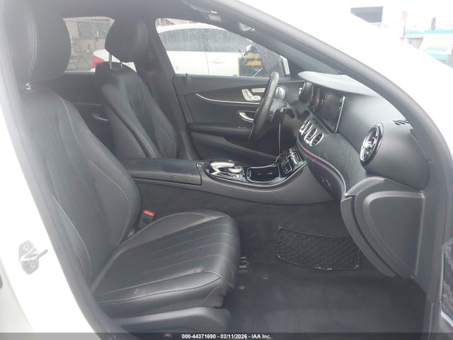 WDDZF4JB1HA166083 Mercedes-Benz E 300