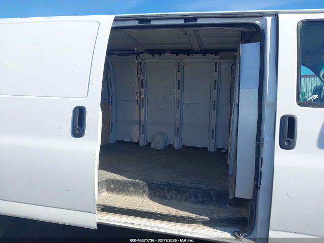 44371736 :رقم المزاد ، 1GCWGBF10M1205531 vin ، 2021 Chevrolet Express Cargo Rwd 2500 Extended Wheelbase Wt مزاد بيع
