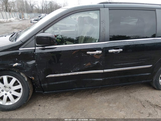 Продажа на аукционе авто 2015 Chrysler Town & Country Touring, vin: 2C4RC1BG7FR539289, номер лота: 44371767