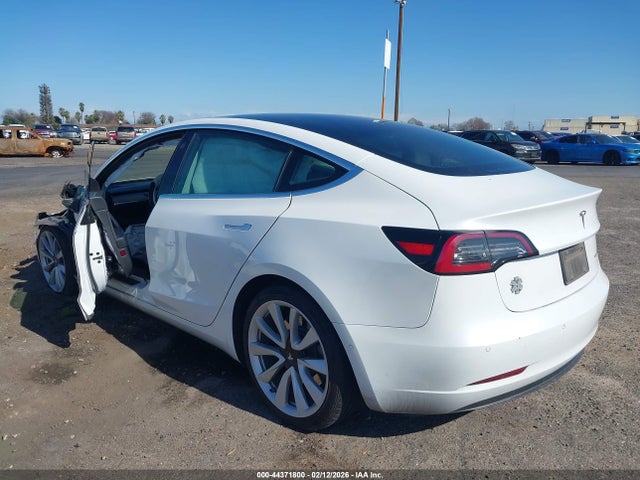 2020 Tesla Model 3 Long Range Dual Motor All-wheel Drive მანქანა იყიდება აუქციონზე, vin: 5YJ3E1EB6LF638452, აუქციონის ნომერი: 44371800