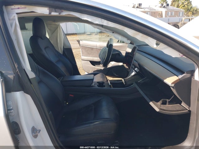 2020 Tesla Model 3 Long Range Dual Motor All-wheel Drive მანქანა იყიდება აუქციონზე, vin: 5YJ3E1EB6LF638452, აუქციონის ნომერი: 44371800