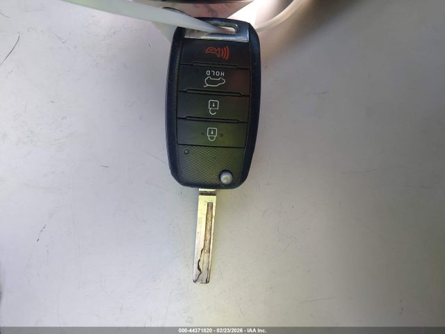 5XYPG4A37GG102443 KIA Sorento 2.4l Lx
