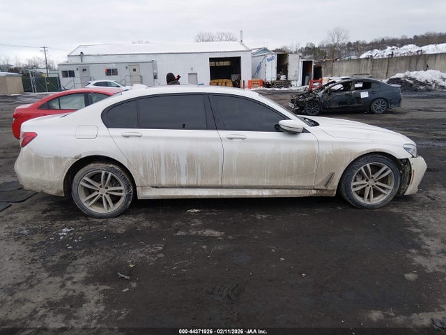 44371926 :رقم المزاد ، WBA7F2C53GG419359 vin ، 2016 Bmw 750i Xdrive مزاد بيع