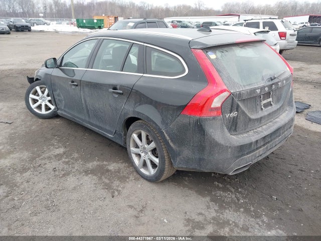 2016 VOLVO V60 YV140MEK6G1305472 Photo 2