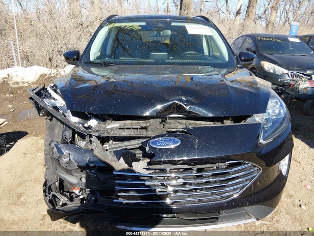 44371970 :رقم المزاد ، 1FMCU9J97NUA03685 vin ، 2022 Ford Escape Titanium مزاد بيع