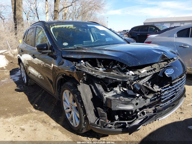 44371970 :رقم المزاد ، 1FMCU9J97NUA03685 vin ، 2022 Ford Escape Titanium مزاد بيع