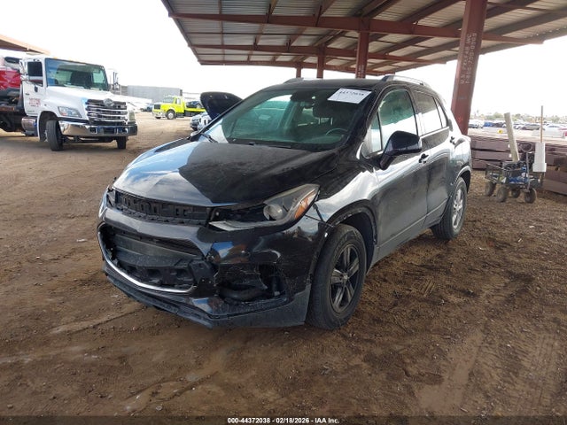 3GNCJLSB5JL242157 Chevrolet Trax Lt