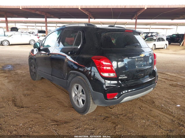 3GNCJLSB5JL242157 Chevrolet Trax Lt